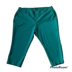 Jason Wu and Eloquii collab emerald green crop dress pants